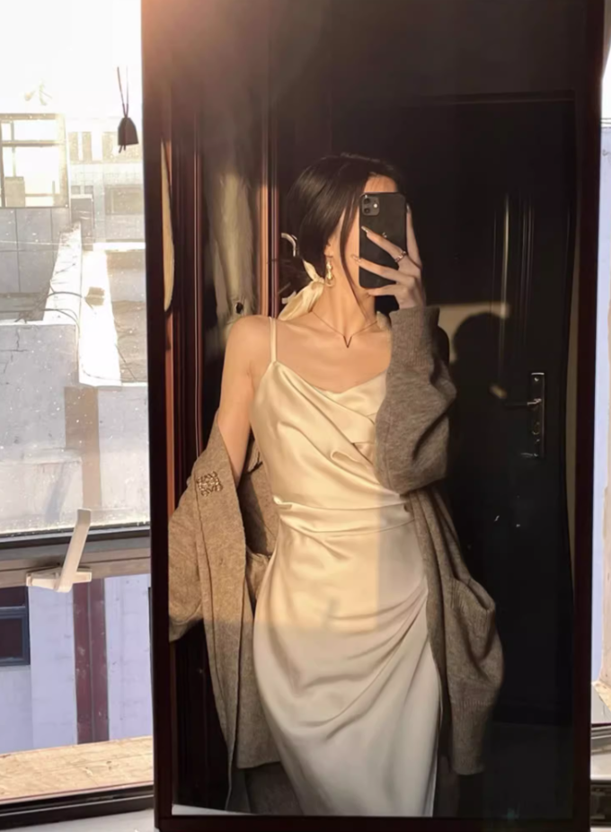 Silk satin sexy dress 2025 temperament holiday seaside slit inner suspender skirt R1441