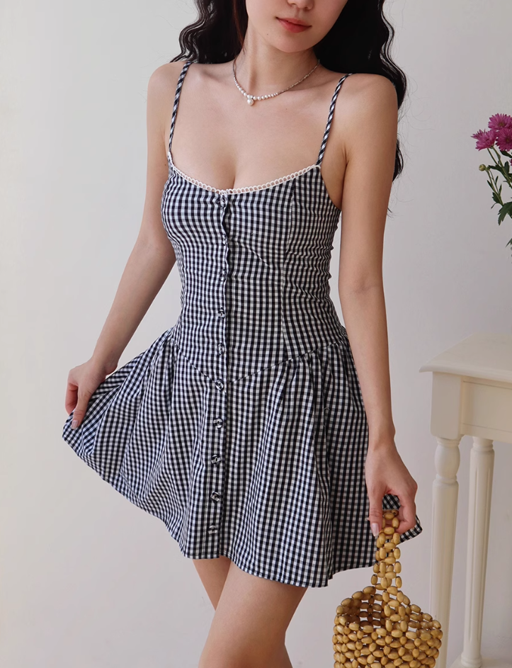 French retro sweet girl casual black and white plaid waist suspender skirt R2821