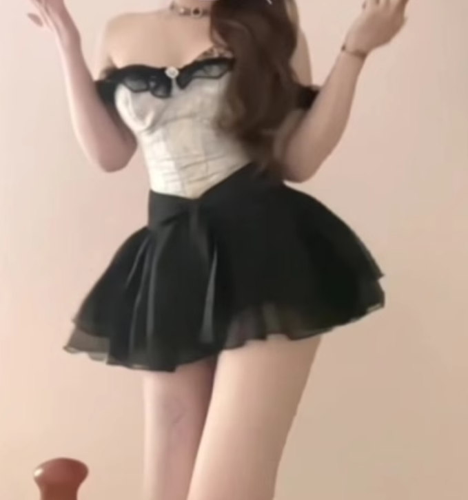 Beautiful outfit 2025 Beautiful jacquard camisole puffy skirt two-piece suit R0895