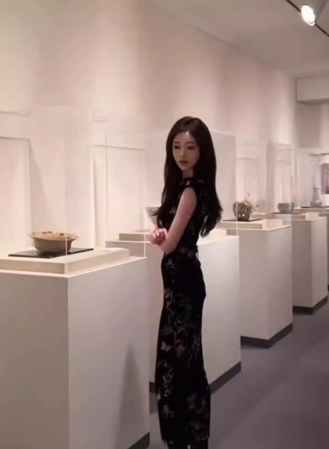 Beautiful young cheongsam 2025 new exquisite new Chinese floral dress R1819