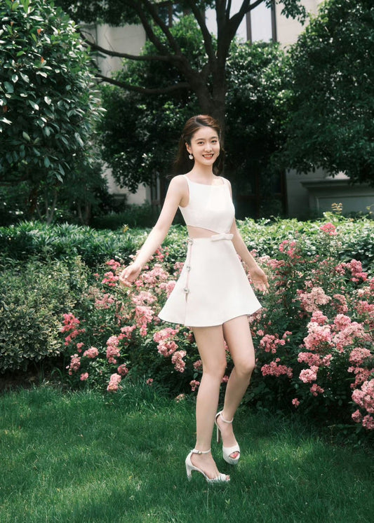 White camisole with a design sense, showing a slim waist and a short skirt homecoming dress R3798