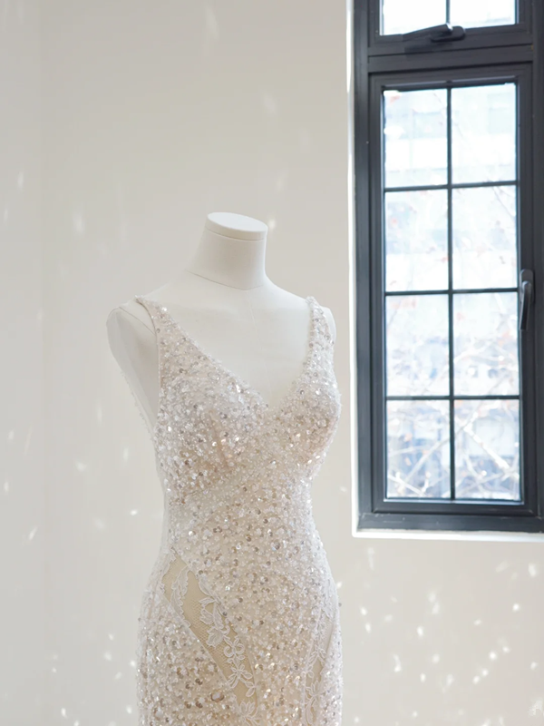 White V-neck fitted waist long sexy ball gown/bridal dress R8515