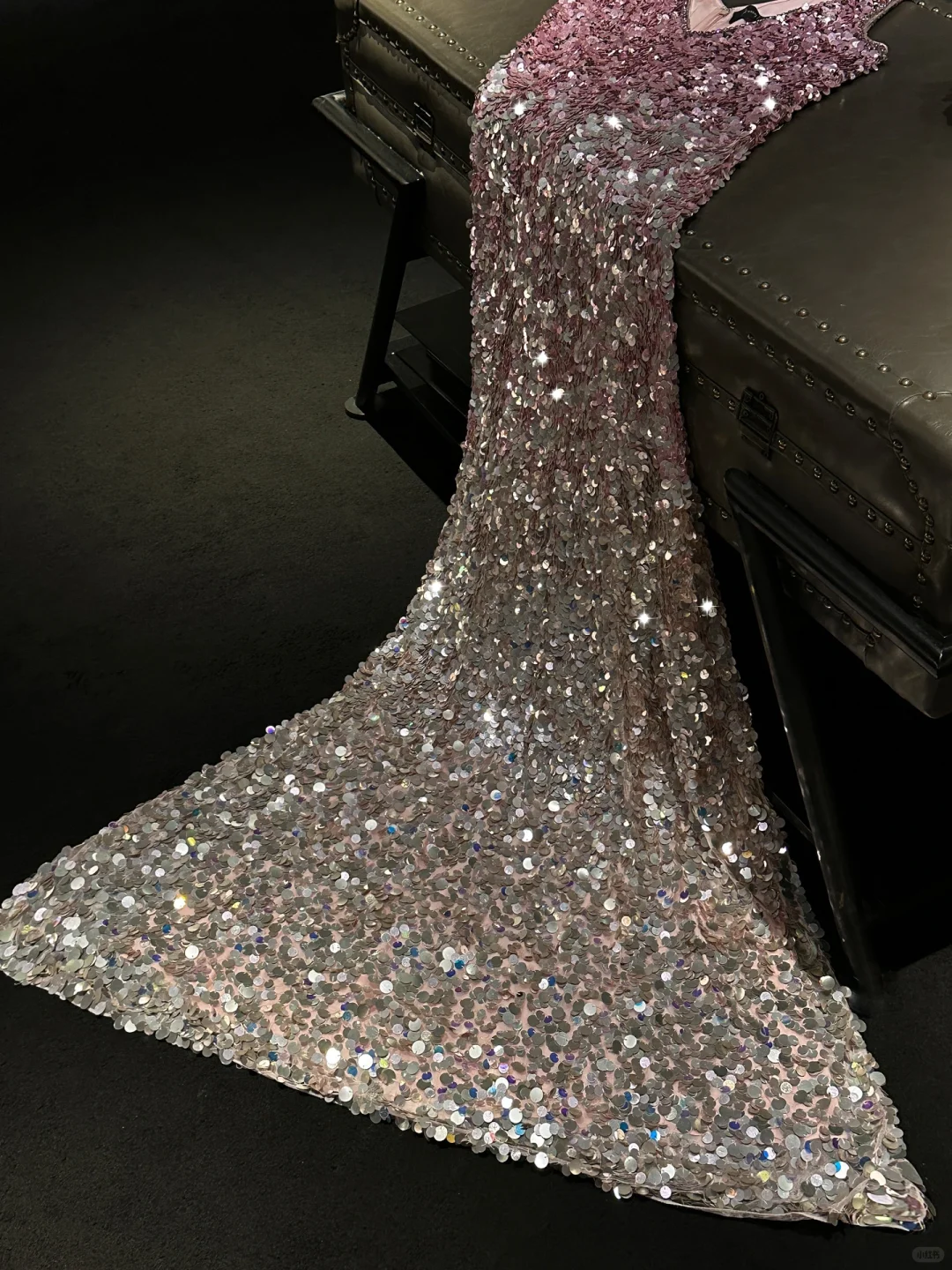 Pink gradient V-neck sequined fitted waist long ball gown, bridal dress R8828