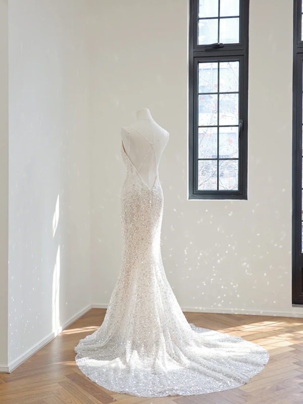 White V-neck fitted waist long sexy ball gown/bridal dress R8515