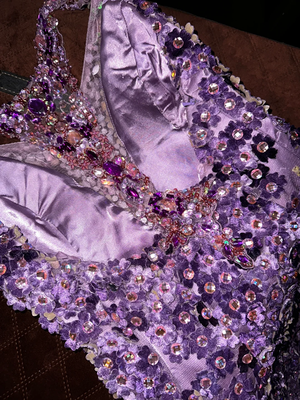 Purple halter-neck fitted long ball gown R7051