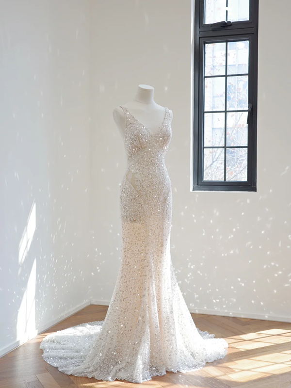 White V-neck fitted waist long sexy ball gown/bridal dress R8515