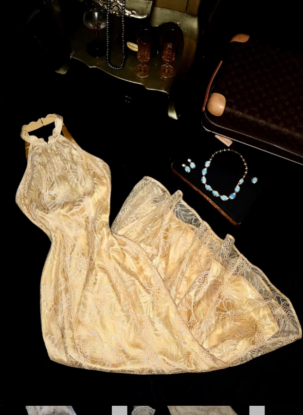 Yellow halter-neck fitted waist classic and elegant ball gown R6412