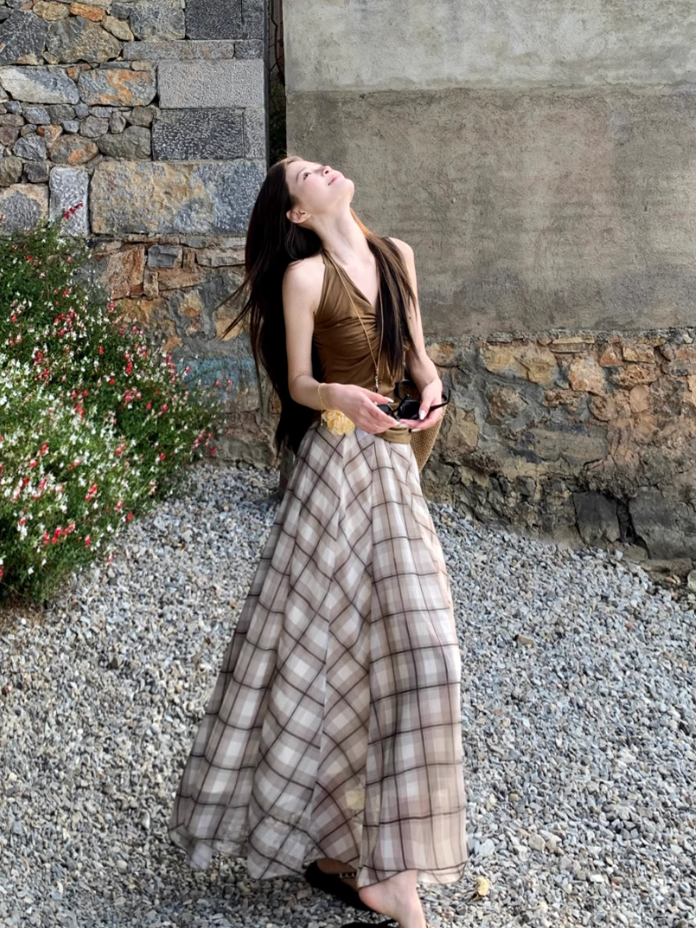 Fairy temperament outfit a complete set of halter neck small vest plaid large swing skirt two-piece suit R1705