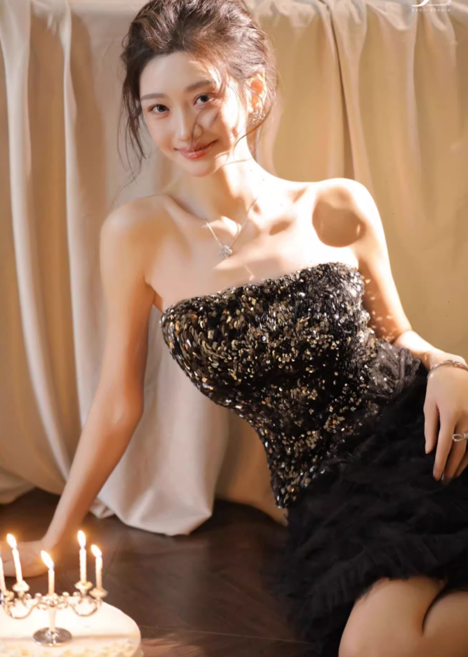Birthday party small dress skirt high-end niche temperament sequin tube top dress two-piece suit R1783