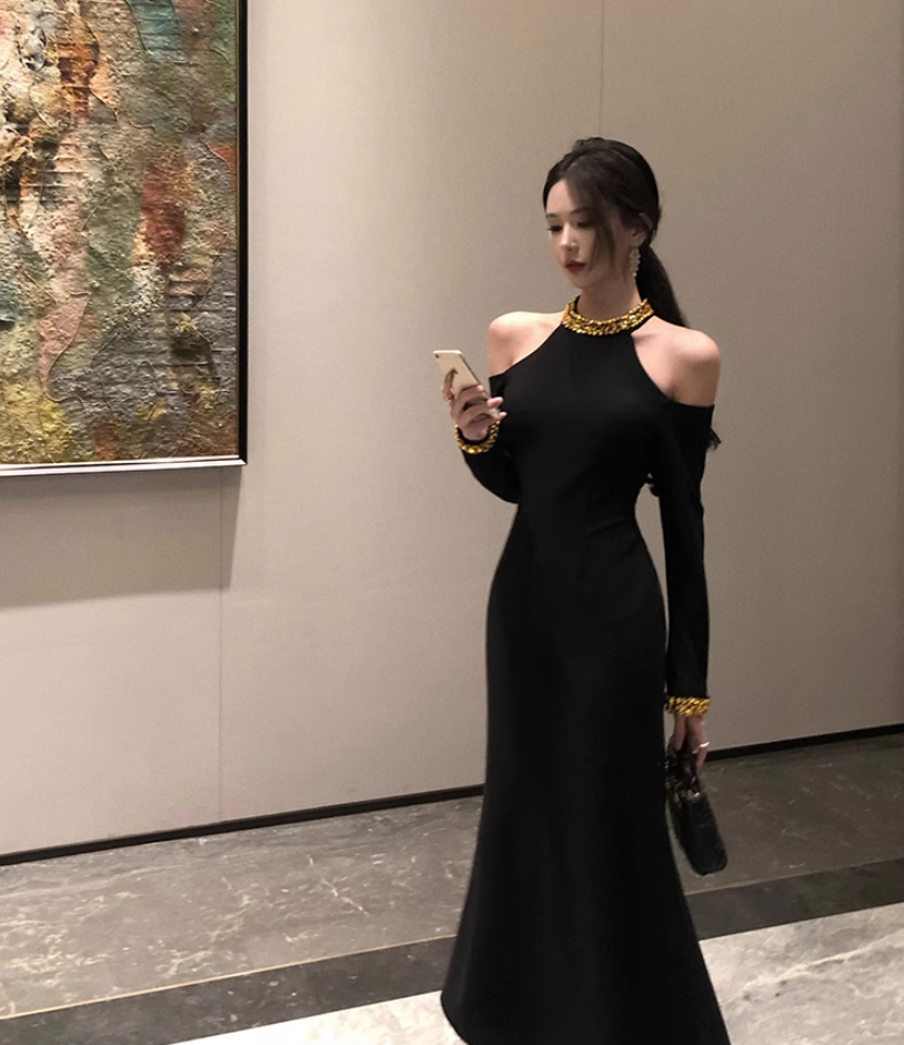 Hepburn style French black dress high-end niche temperament heavy work halter neck dress R1782