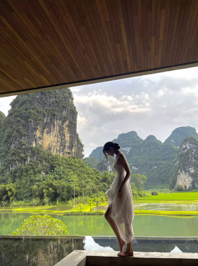 White beach dress fairy long skirt elegant super fairy seaside vacation R1563