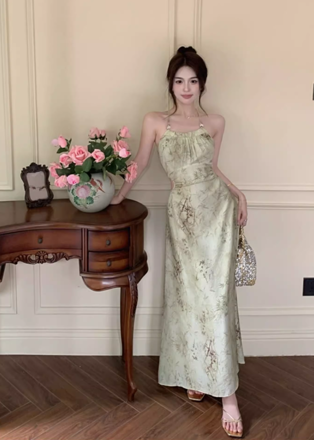 Halter neck suspender dress 2025 sexy backless print gentle waist-revealing long skirt R1476