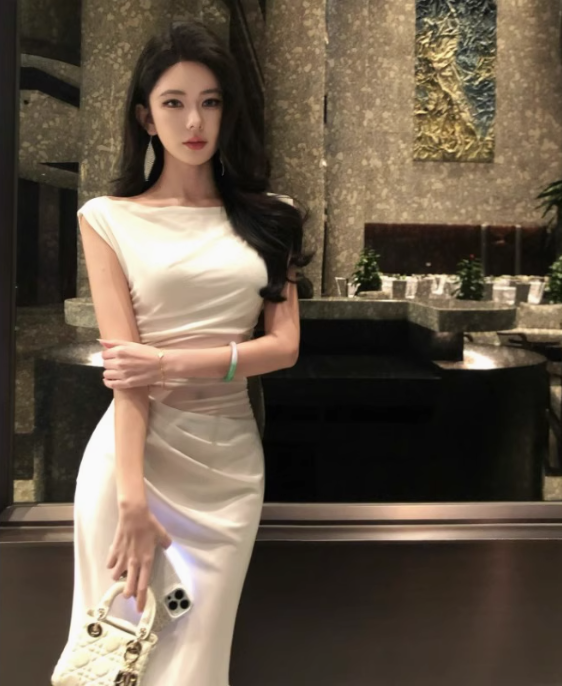 Satin off-shoulder dress, slim fit, waist-hugging, hip-hugging suspender long dress R1502