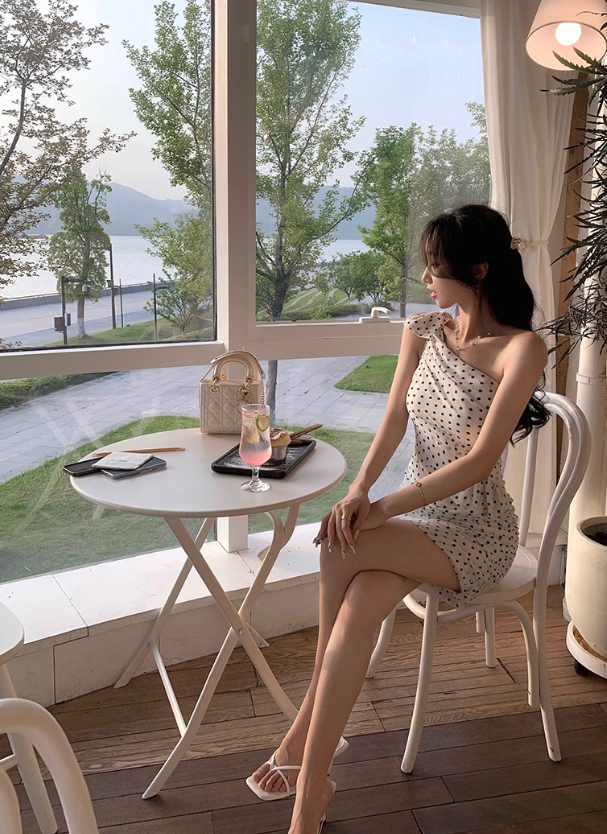 French polka dot irregular shoulder dress summer new temperament short skirt R4221