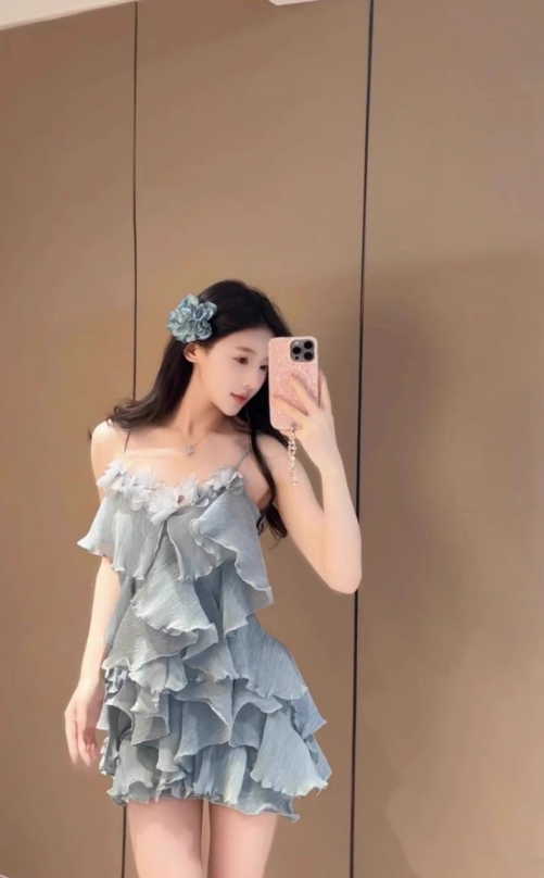 Blue v-neck ruffled suspender dress gentle temperament beautiful skirt R0613