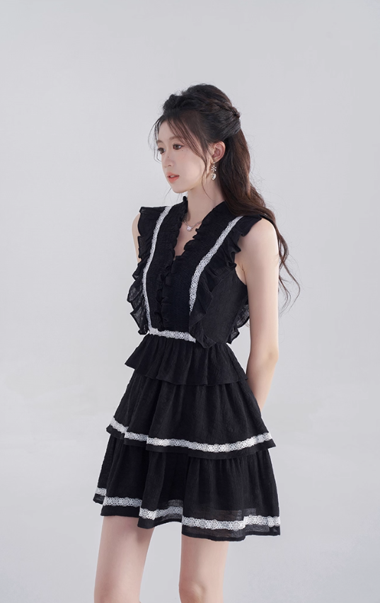 Black V-neck dress women's summer high waist princess skirt new design niche A-line short skirt R4465