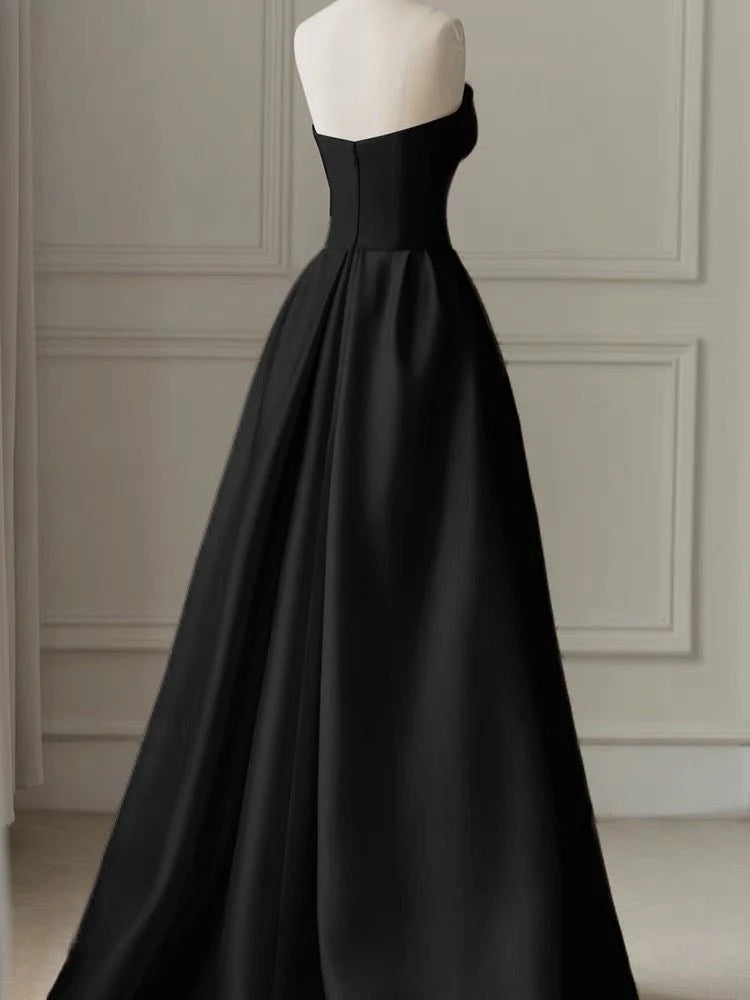 Black Strapless High-Slit Evening Gown        S7061
