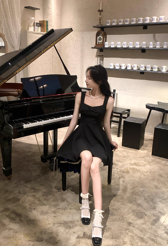 French Hepburn style square neck suspender little black dress new waist bow A-line dress R4415