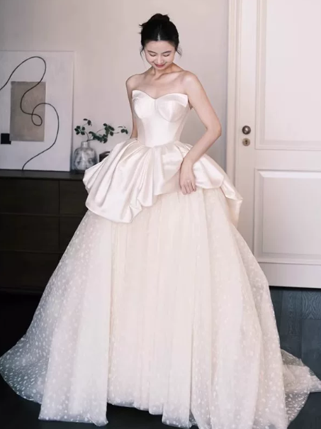 Elegant White A-Line Strapless Tulle Corset Maxi Wedding Dress RS962