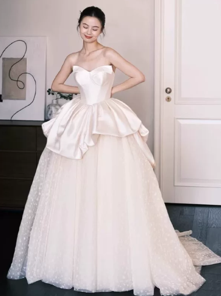 Elegant White A-Line Strapless Tulle Corset Maxi Wedding Dress RS962