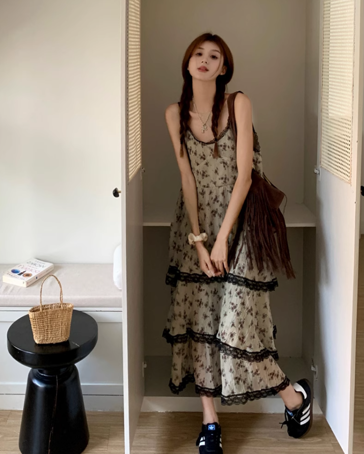 Fairy floral sling cake skirt retro college style v-neck tea break French niche design dress R1733