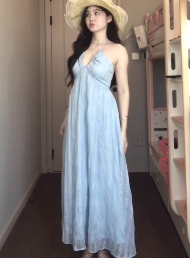 French forest style exquisite halter neck dress holiday style backless sling big swing skirt R1829