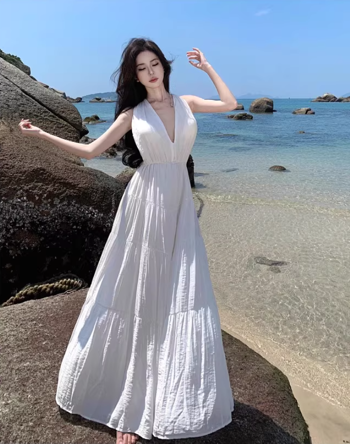 Backless V-neck swing dress new style slim seaside holiday beach dress atmosphere R1608