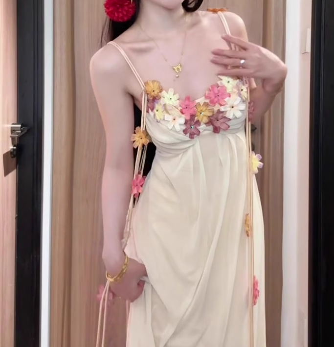 Flower V-neck suspender dress gentle temperament beautiful summer skirt R0729