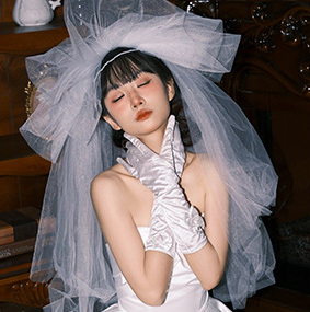 Off-white satin bow mid-length     S6233