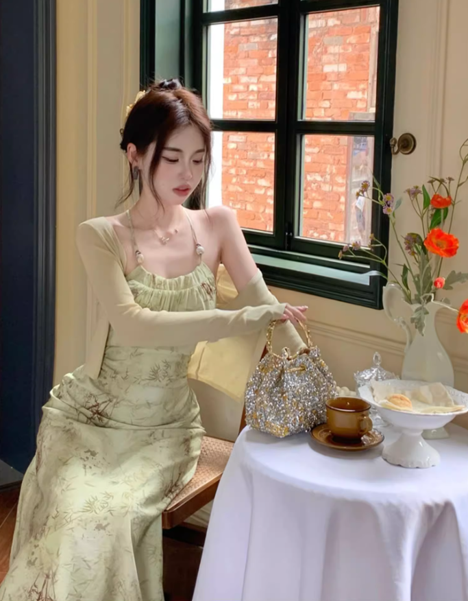 Halter neck suspender dress 2025 sexy backless print gentle waist-revealing long skirt R1476