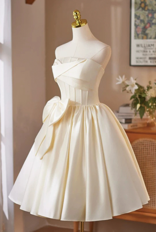 Minimalist Pastel Yellow Homecoming Dress ,A-Line Strapless Bow Cute Short Prom Dress RS807
