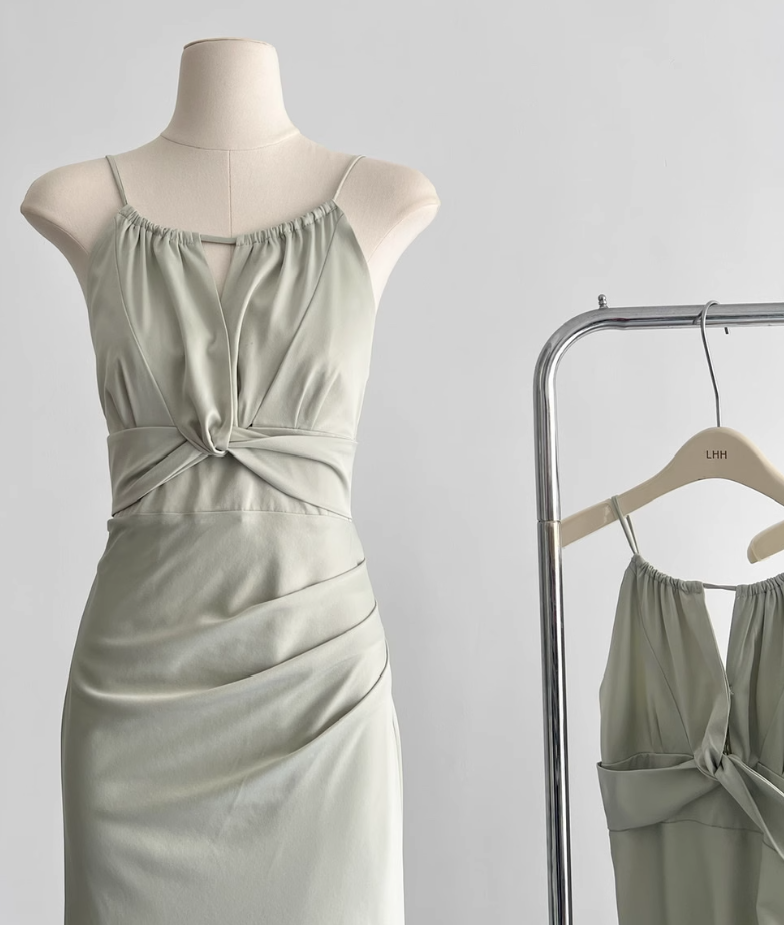 Halter neck dress 2025 new satin fishtail high-end dress R2107