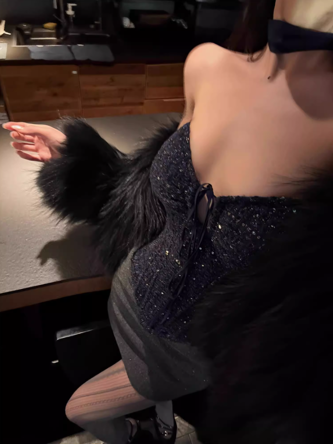 Temperamental Chanel style sequined fishbone tube top 2025 sexy hot girl hip skirt suit R1354