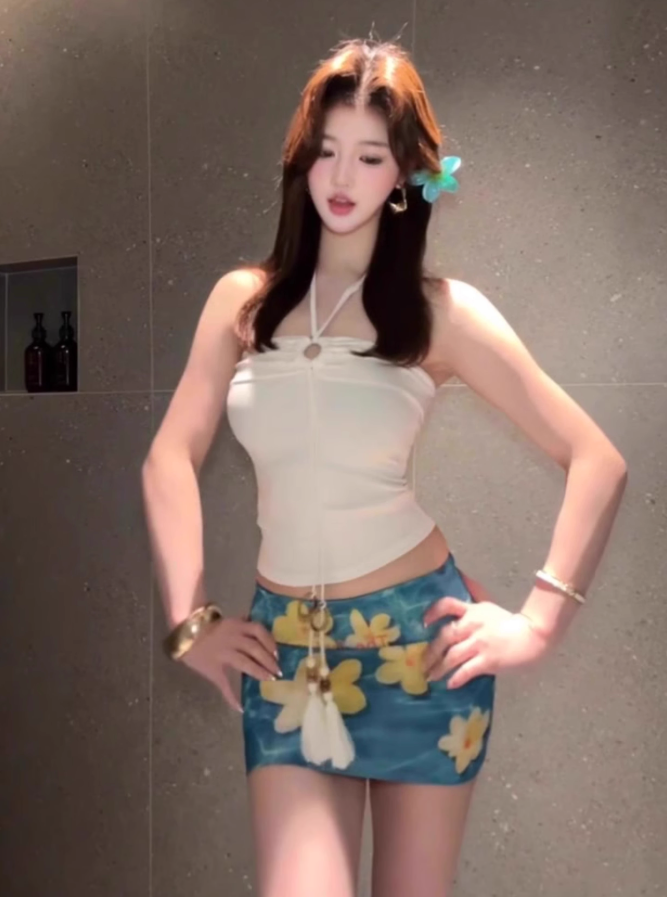 Beautiful sexy hot girl beautiful white halter neck top floral skirt two-piece suit R0896