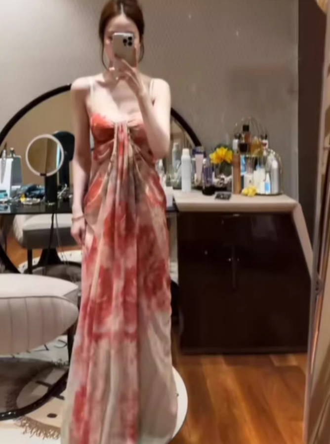 Holiday style dress niche style skirt v-neck floral suspender skirt summer R0699