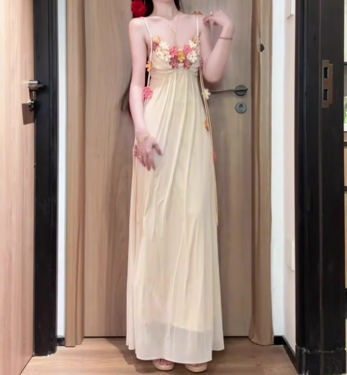 Flower V-neck suspender dress gentle temperament beautiful summer skirt R0729