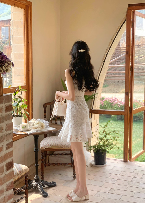 French V-neck Crochet Hollow Dress Women's Slim Sleeveless Temperament Lace Mini Skirt R4337