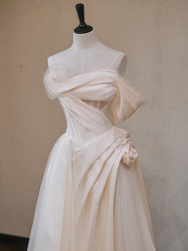 White sleeveless slim waist design satin bridal gown R5700