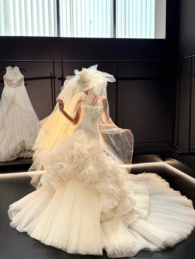 White tube top slim waist hip fishtail design tulle wedding dress R6034