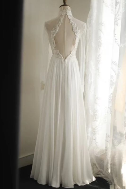 White V-neck lace fitted long ball gown/bridal dress R6812