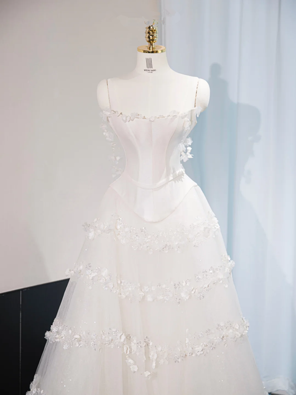 White strapless fitted long ball gown/bridal dress R9009