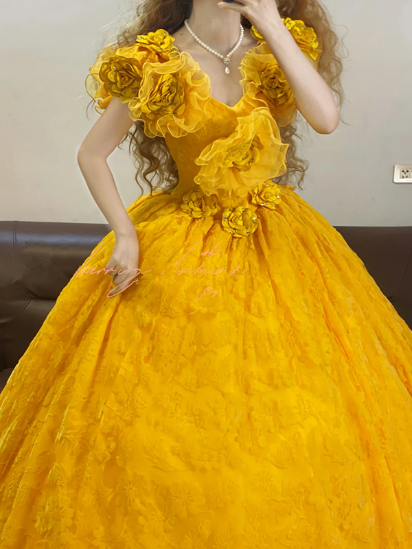 Yellow V-neck Floral-Embellished Waist-Cinched Elegant Vintage Puffball Skirt Ball Gown, Bridal Gown R7344