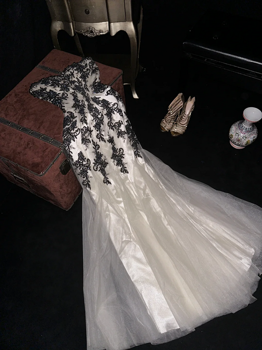 White strapless vintage floral pattern fitted long ball gown R7052