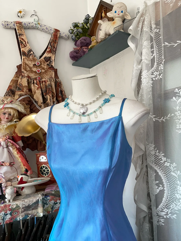 Blue halter-neck satin fitted elegant long ball gown R6333