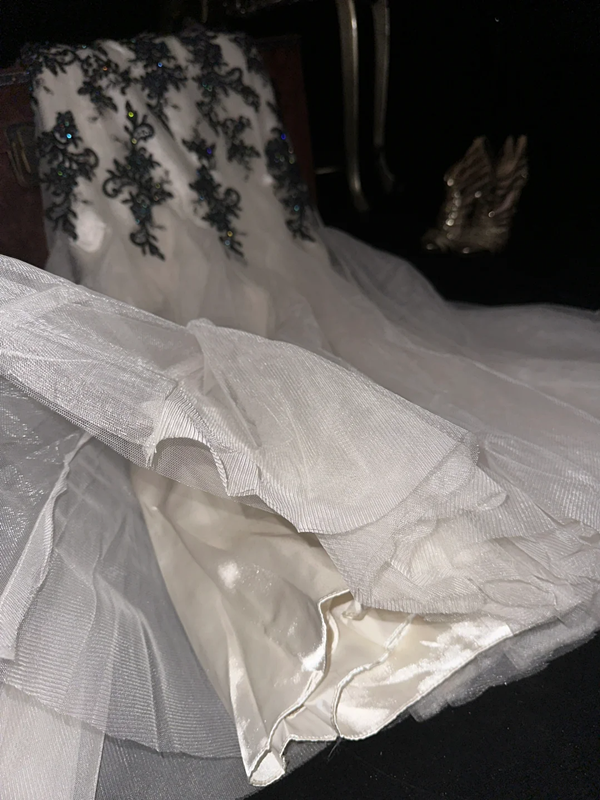 White strapless vintage floral pattern fitted long ball gown R7052