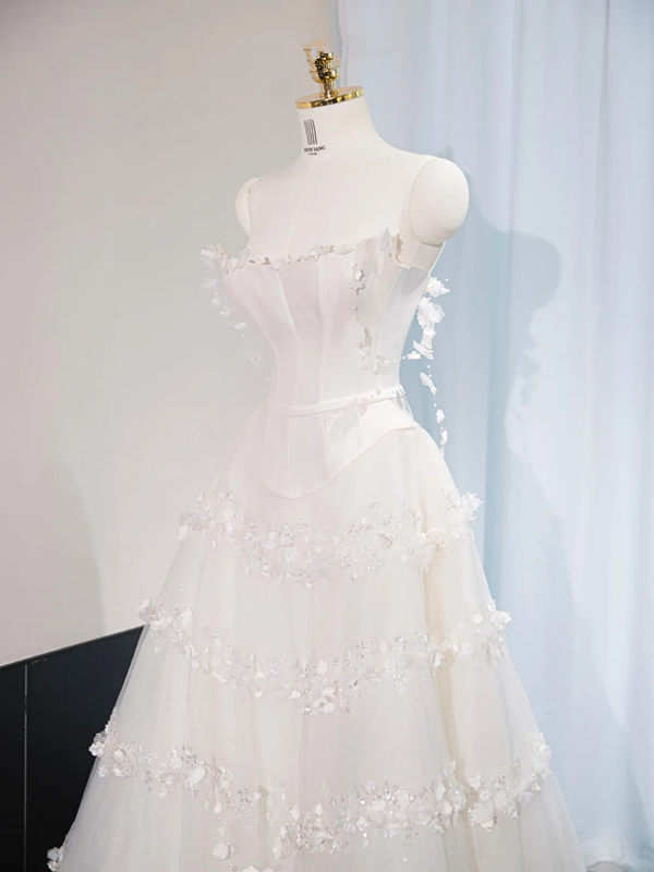White strapless fitted long ball gown/bridal dress R9009