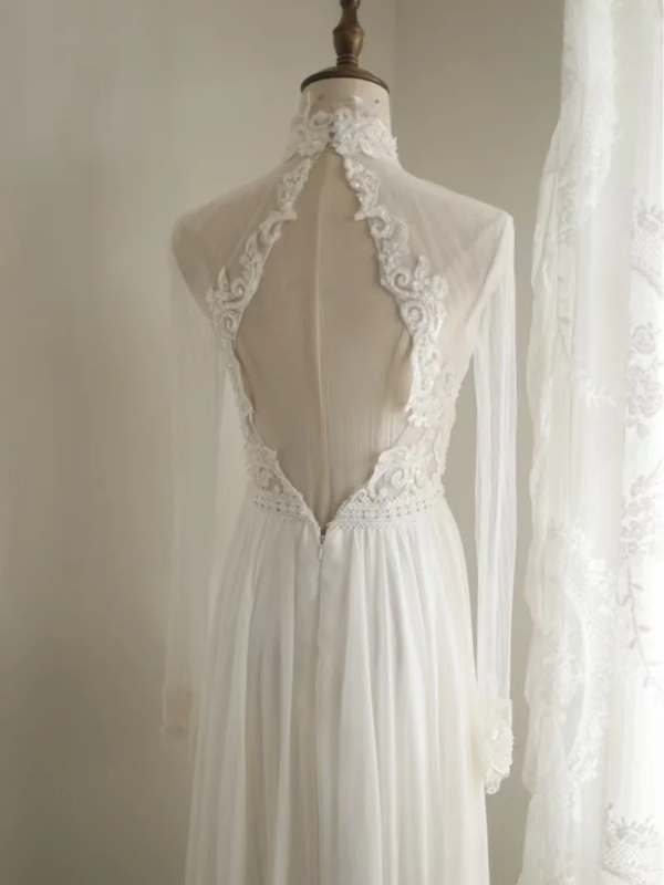 White V-neck lace fitted long ball gown/bridal dress R6812