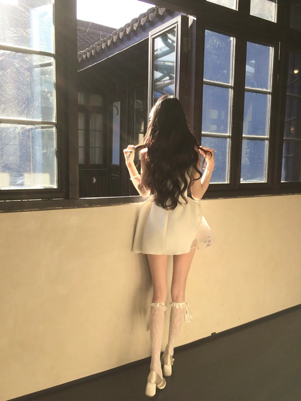 White sleeveless slim waist irregular skirt homecoming dress R5081