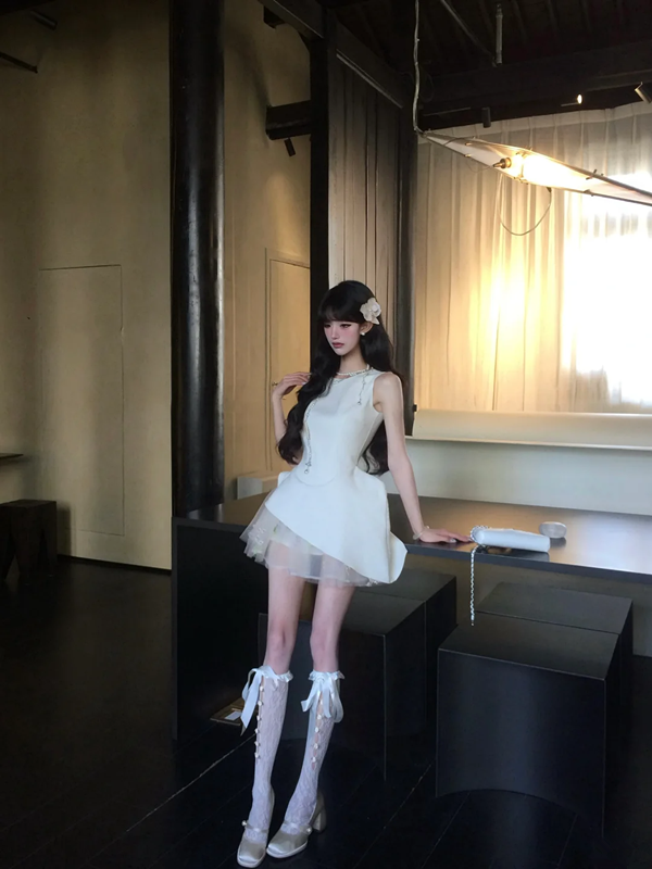 White sleeveless slim waist irregular skirt homecoming dress R5081