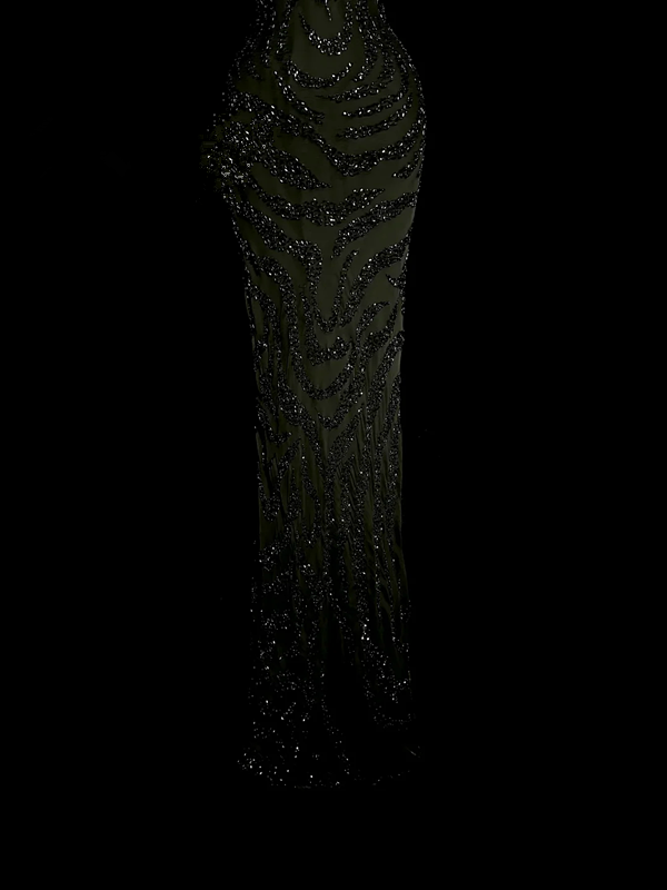 Black sleeveless sequined fitted waist sexy ball gown R6613